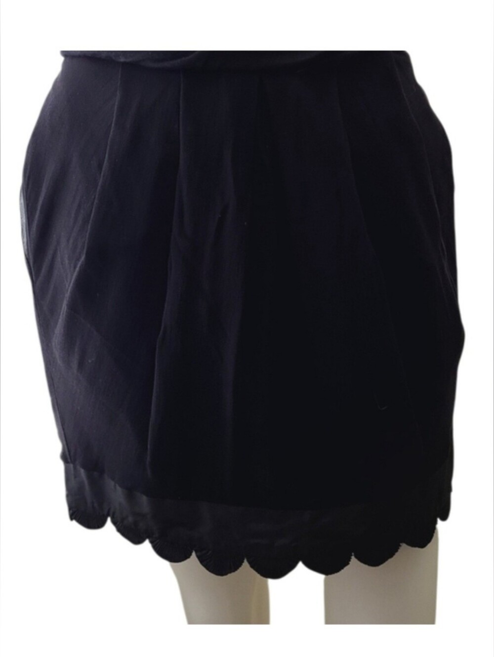 Chloe Elegant Black Silk Scalloped Hem Mini Skirt